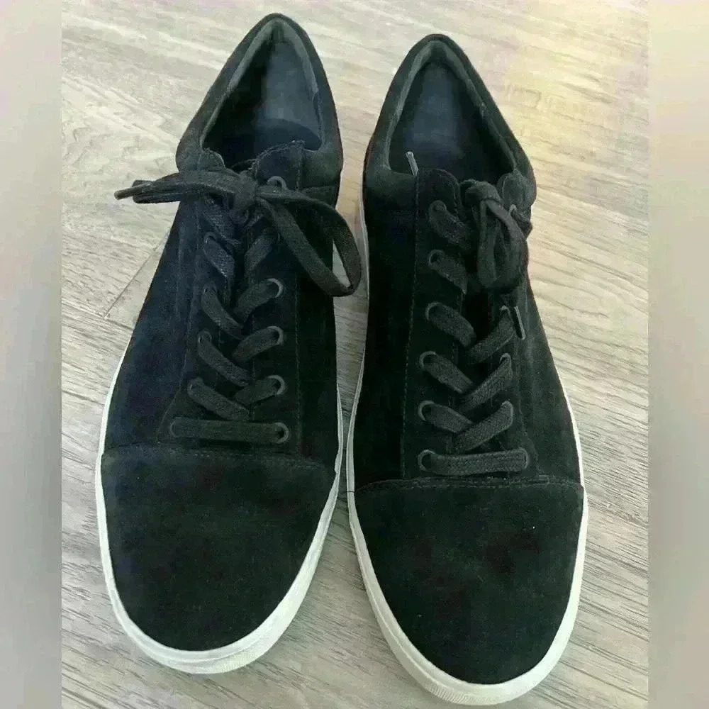 Vince Women’s Black Suede Sneaker/Trainer Size 10 Low Top Lace Up Fashion EUC